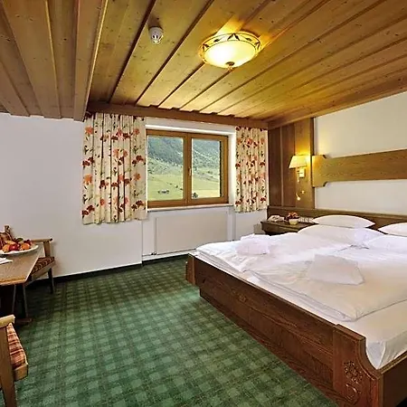 מלון Alpenhotel Tirol גלטור