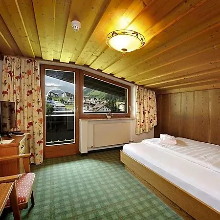 Alpenhotel Tirol מלון גלטור