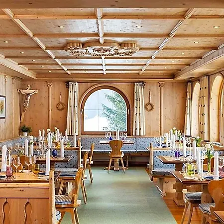 מלון Alpenhotel Tirol
