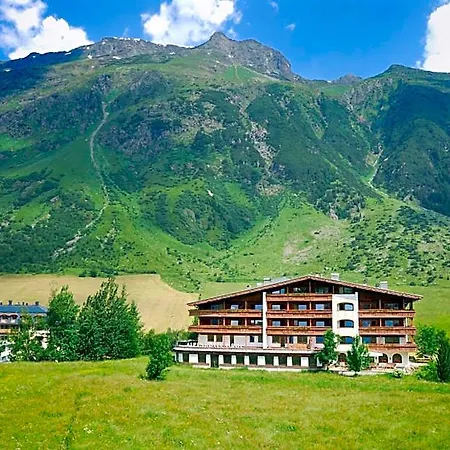 Alpenhotel Tirol מלון 4*