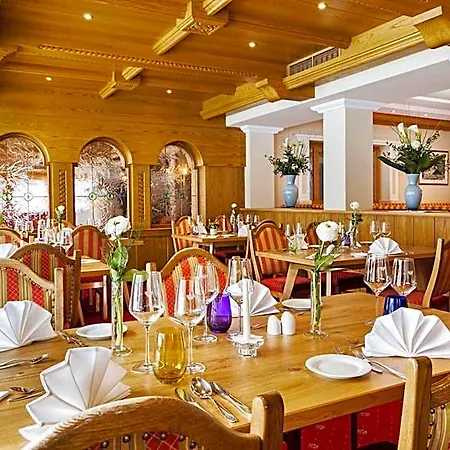 Alpenhotel Tirol גלטור