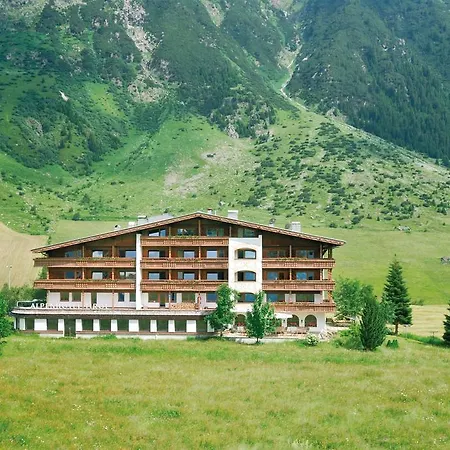 Alpenhotel Tirol Отель