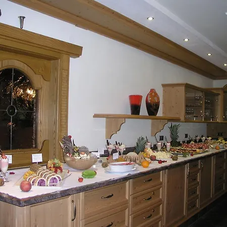 Alpenhotel Tirol Отель Гальтюр