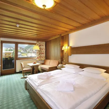 Отель Alpenhotel Tirol 4*
