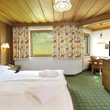 Alpenhotel Tirol غالتور