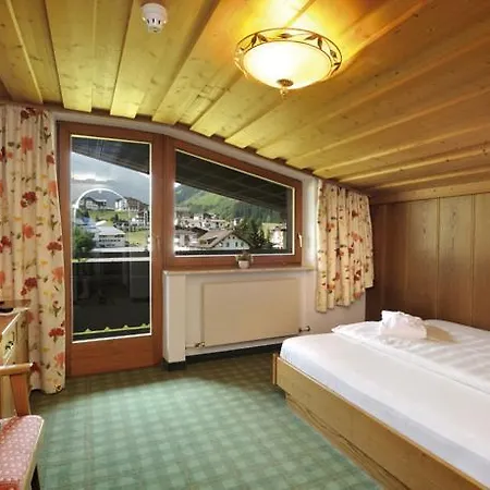Alpenhotel Tirol 4*